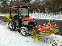 Traktor značně pomohl při čistotě obce